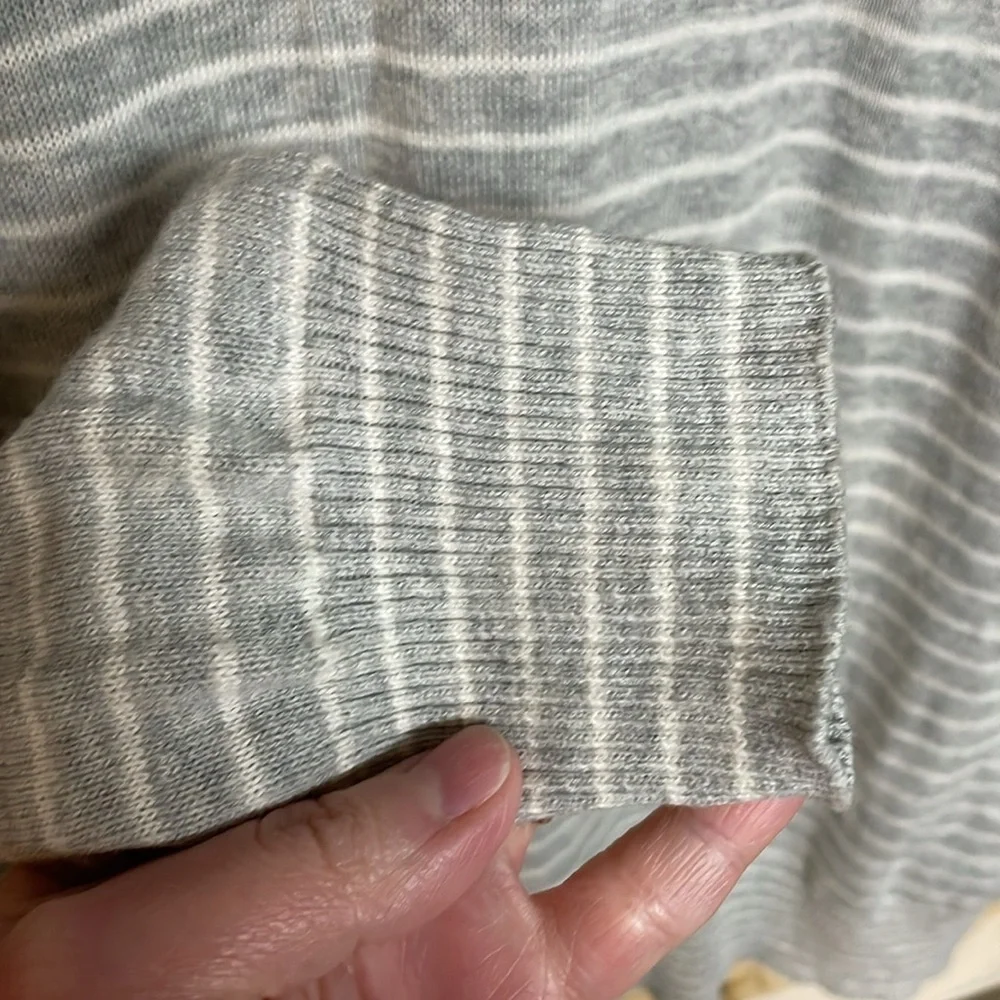 American Eagle size XL gray and white stripe crewneck sweater